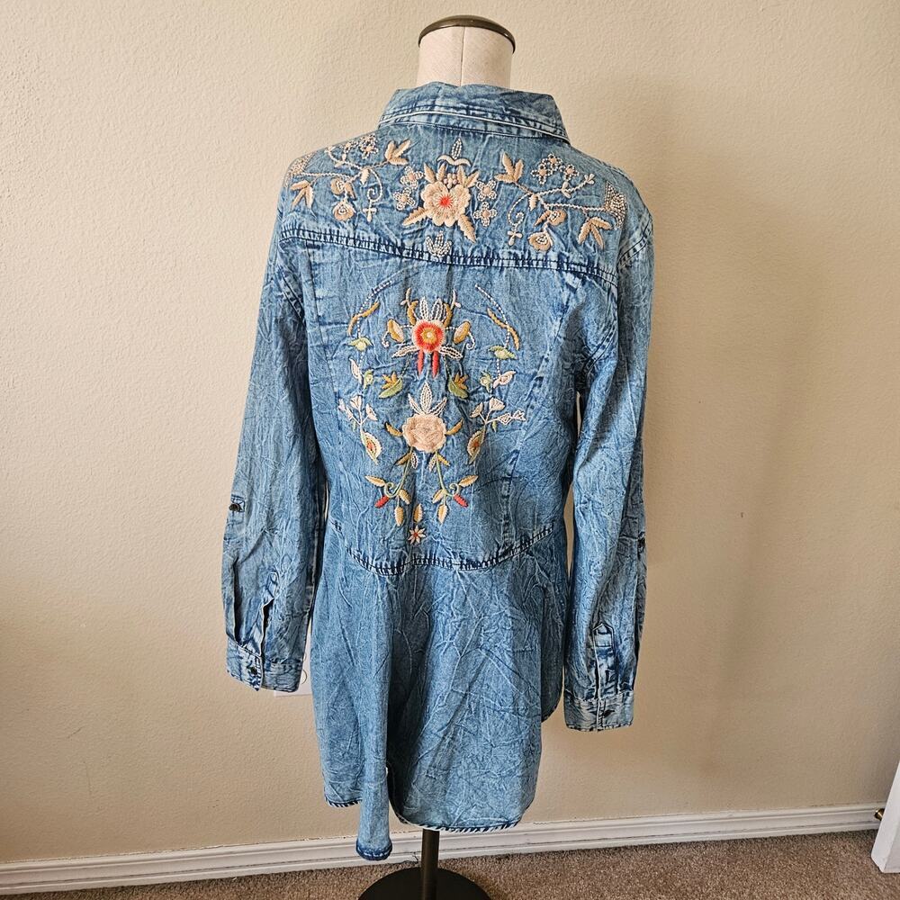 Nostalgia Women's Floral Embroidered Back Blue Denim Shirt Medium